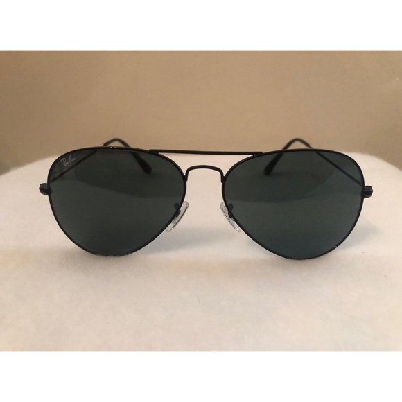 Ray-Ban Aviators (sunglasses only) - Picture 2 of 7